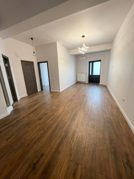 Pipera, spatiu comercial/apartament stradal, 52 mp utili.